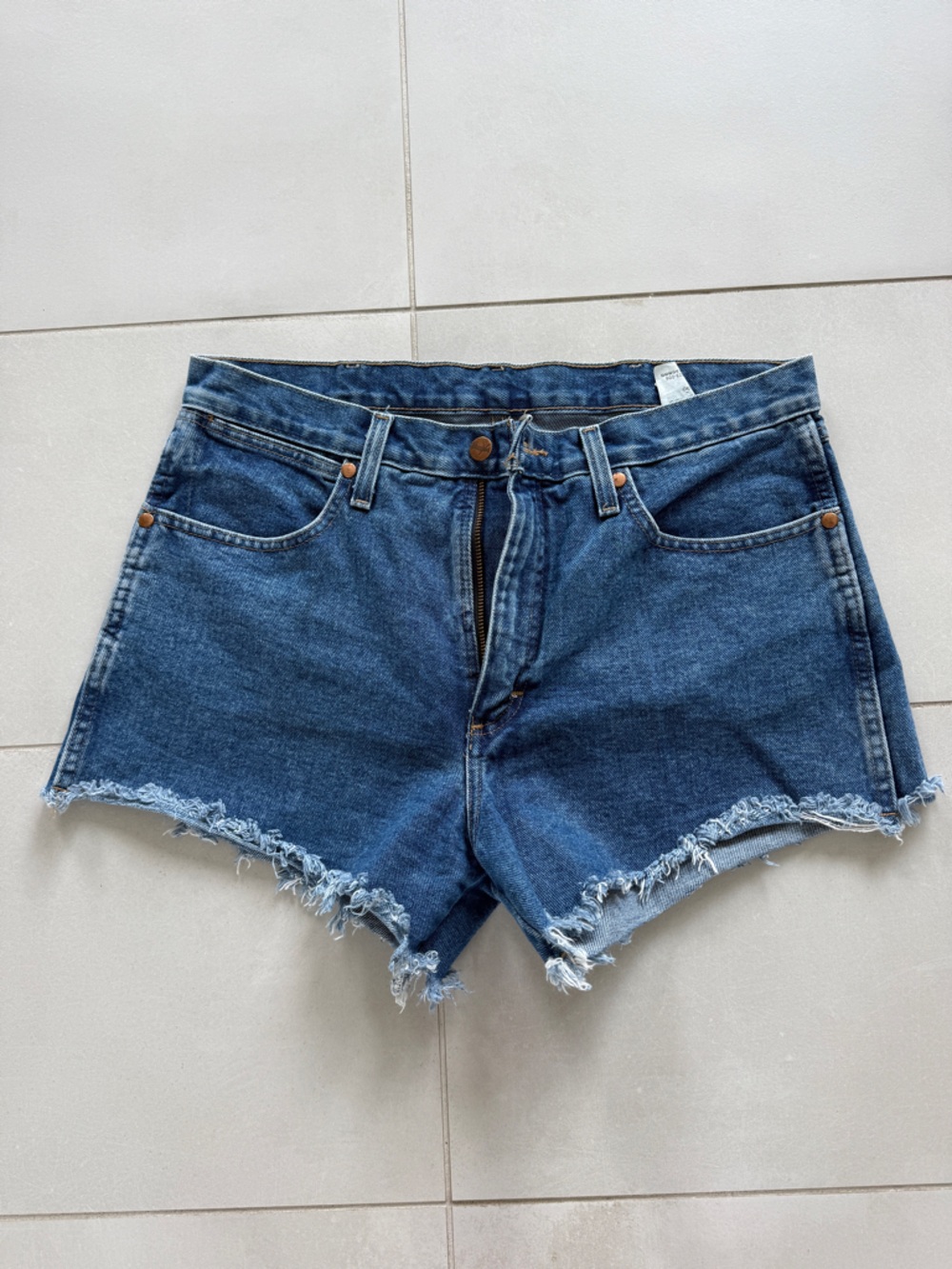 Wrangler High-Rise Blue Denim Frayed Hem Women’s Shorts